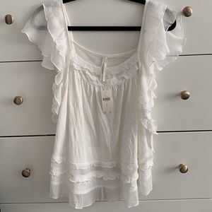 ruffled fluttered sleeved too